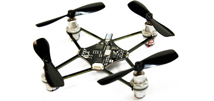 Contoh UAV Quadcopter (Sumber: http://robotpig.net/robotics-news/15gr-quadcopter-uav-_1572)