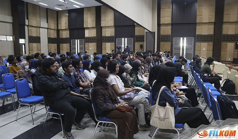 Para partisipan mahasiswa prodi TI yang mengikuti kuliah tamu Dr. Suhaimi bin Abd Ishak.