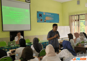 Pelatihan Penulisan Karya Ilmiah Remaja di SMPN 20 Malang oleh tim Dosen FILKOM UB