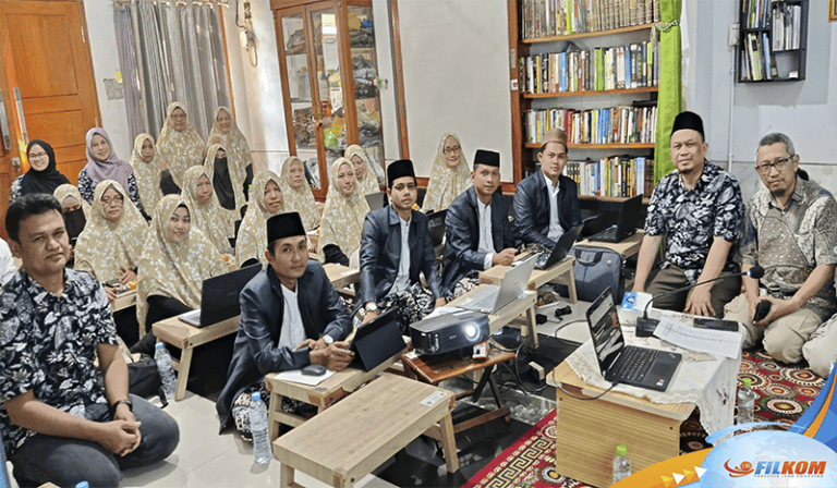 Tingkatkan Kualitas Tata Kelola Madrasah, Tim Pengmas FILKOM UB Kembangkan Sistem Informasi Akademik “Mafazati” di Kamal, Madura